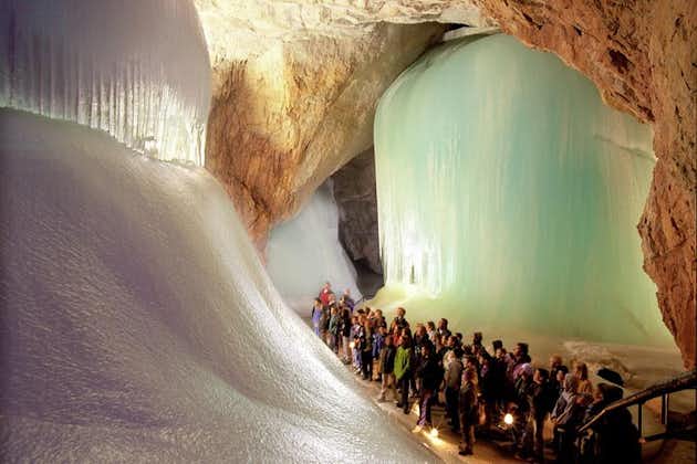 Isgrottor, vattenfall och saltminer Privat tur från Salzburg