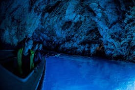 스플리트에서 출발하는 럭셔리 푸른 동굴 & 5개 섬 투어