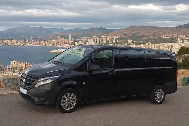 Transfert privé de l'aéroport d'Alicante à Calpe en minibus
