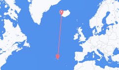 航班从冰岛雷克雅维克市到蓬塔德尔加达市，葡萄牙塞尔
