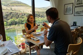 Experiencia Douro - Paseo en barco y tren - Almuerzo y cata de vinos - Todo incluido