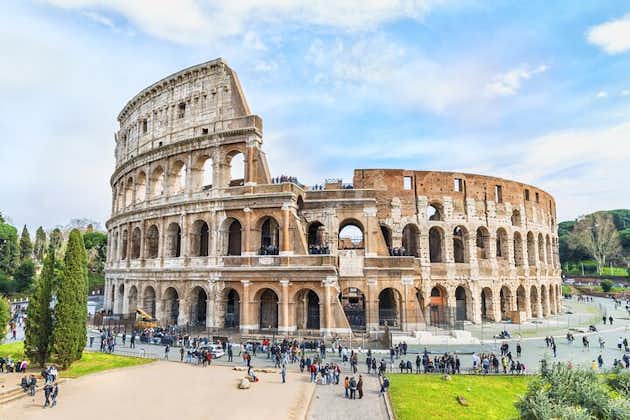Evite las colas Visita para grupos pequeños al Coliseo con el Foro Romano y el Monte Palatino 