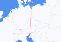 Flug frá Szczecin, Póllandi til Trieste, Ítalíu