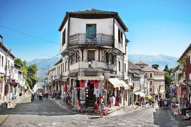 Tagestour durch die UNESCO-Stadt Gjirokastra und Blue Eye von Tirana