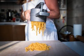 Cesarine: Pasta- und Tiramisu-Kurs bei einem Einheimischen in Modena