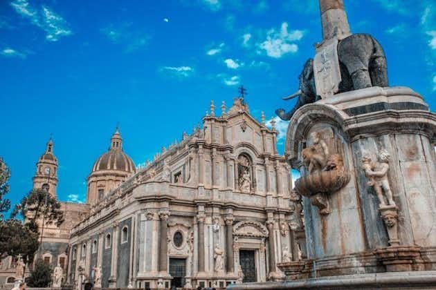 Discover Catania from fabulous viewpoints with your personal photographer