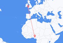 Flyreiser fra Asaba, Nigeria til Newquay, England