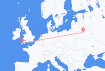 Fly fra Minsk til Newquay