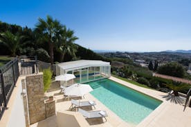 Chambres D'Hôtes & SPA Cannes- Mougins "Villa Stéphanie"