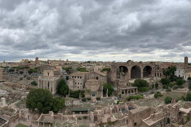 Rome: Colosseum Guided Tour with Forum and Palatine Hill