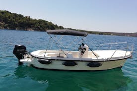 Utforska västkusten på ön Brac med BETINA-båt