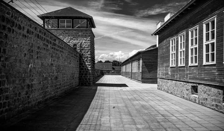从Cesky Krumlov到Mauthausen集中营的私人一日游