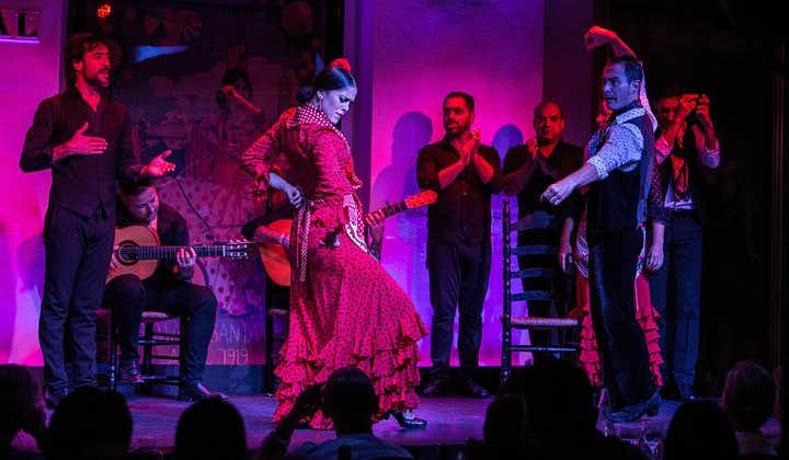 Saltafila: Spettacolo di flamenco al Tablao Flamenco El Arenal di Siviglia