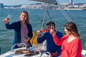 Lisbon: Wine tasting with Sommelier on a sailboat | Private