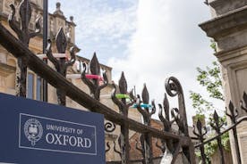 プライベート ウォーキング ツアー: オックスフォードのハイライト (1 つのカレッジへの入場を含む)