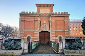 Murder Mystery Outdoor Escape Game in Bologna