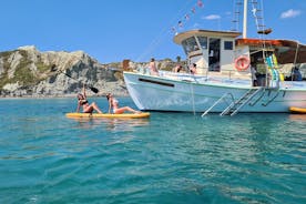 “梦幻游轮”从阿尔戈斯托利港出发的每日游轮，乘坐传统的希腊船