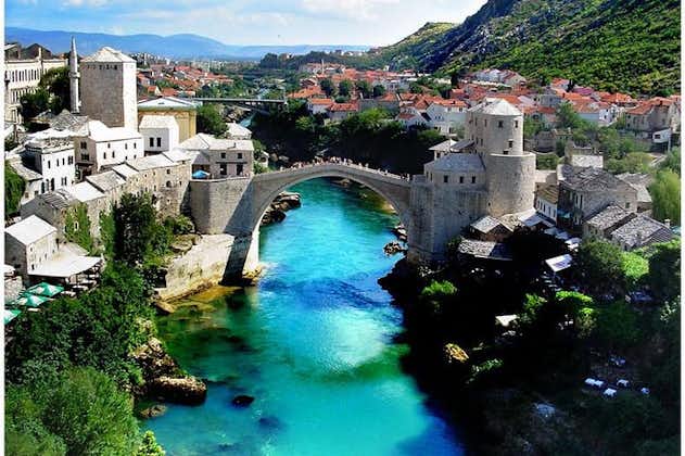 두브 로브 니크 (Dubrovnik) 또는 스 플리트 (Split)에서 출발하는 모스 타르 (Mostar) 및 크라비 체 (Kravice) 폭포 2 일 투어