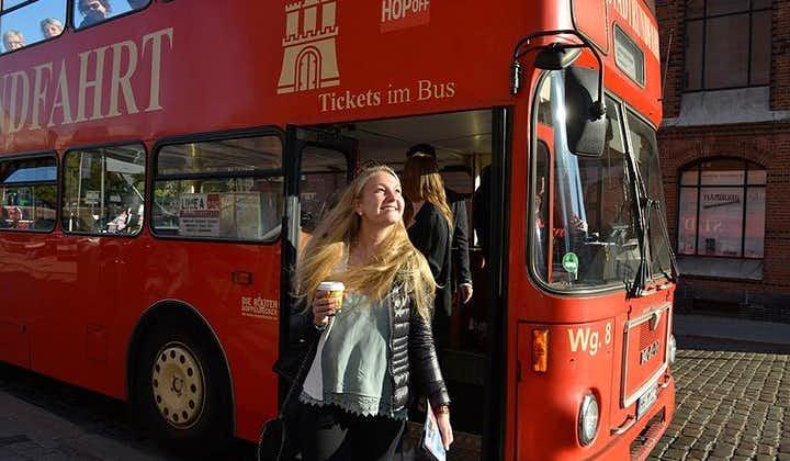 Excursión en Hamburgo en autobús con paradas libres: autobús rojo de dos pisos