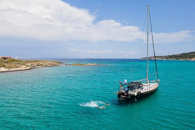 Crociera privata di lusso in barca a vela nella Riviera di Atene