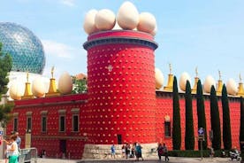 Palamos Shore Excursion: Dali Museum of Figueres och Girona Privat rundtur