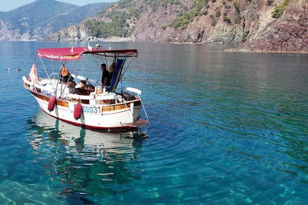 Afternoon Boat Tour to Cinque Terre with brunch on board