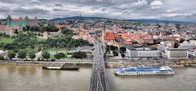 Tour Privado de Bratislava com Transporte e Guia Local de Viena