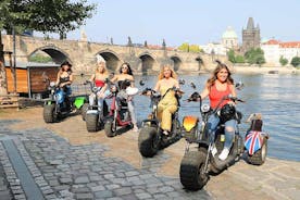 Miradores de Praga en Trike-Harley con guía en vivo.