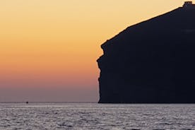 Crociera sulla caldera di Santorini su uno yacht di lusso