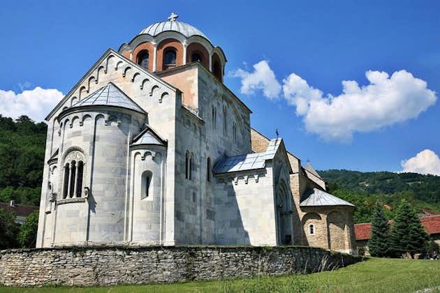 セルビア旅行 Studenica Monastery、Uvac Canyon、Novi Sad、Subotica、4 日間ツアー