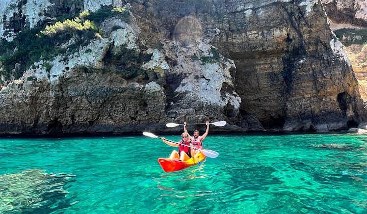 Paraíso del kayak: tour de snorkel, cueva y salto desde acantilados en Cala Portixol
