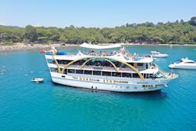 Kemer: tour in yacht di lusso vicino a Olympus e Phaselis Bay con pranzo