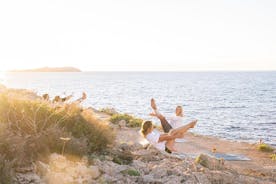 Yoga-Kurs und Brunch mit Blick auf das Meer auf Ibiza