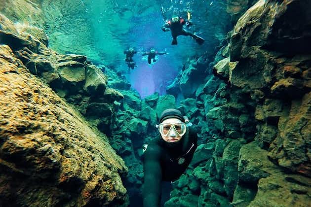 Silfra潜水衣浮潜-会面地点|免费照片