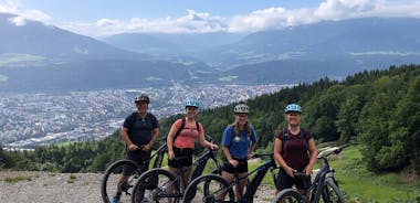 Tour de medio día en bicicleta eléctrica por la ciudad y la montaña de Innsbruck