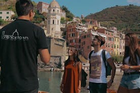 Lille gruppe Cinque Terre-opdagelse med frokost fra fisk og skaldyr