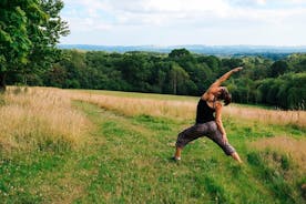 Tagesausflug zu Yoga, Waldbaden und Nahrungssuche in der Nähe von Brighton