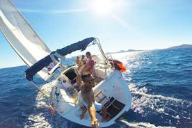 Geführter Ganztagesausflug mit dem Boot nach Asinara mit Abholung im Van und Mittagessen