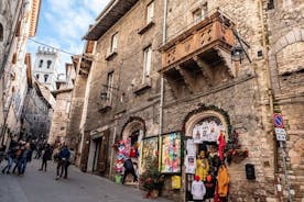 Stadt Assisi mit Gourmet-Mittagessen und Wein-Landausflug vom Hafen von Civitavecchia