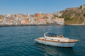 6-hour boat excursion with lunch in Procida