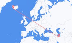 航班从伊朗德黑兰市到雷克雅维克市，冰岛塞尔