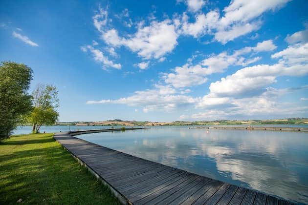 Tuscana의 Chiusi 호수에서 카누 투어 및 대표 제품 시음
