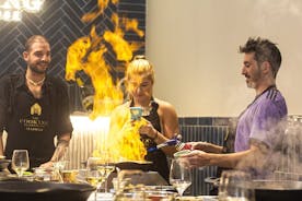 Paella matlagingskurs i Madrid med bunnløs vinparing!