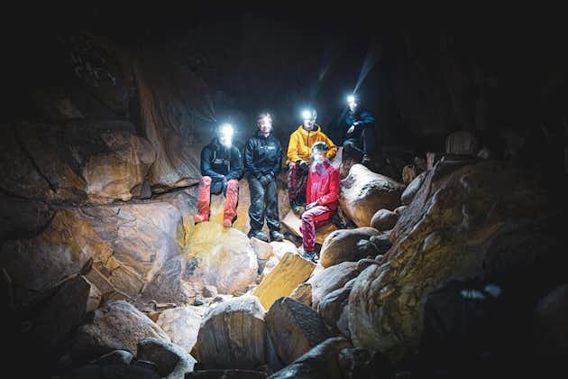 Exploración de la cueva Øyfjellgrotta