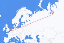 Fly fra Novy Urengoy til Region Bruxelles