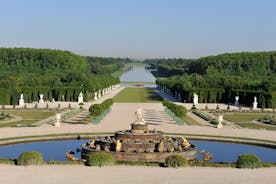 Versaillesin palatsin opastettu kierros ja puutarhaesitys Pariisista