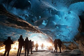 Excursion dans une grotte de glace au départ de Hali
