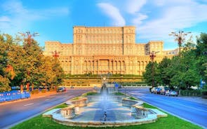Excursion d'une journée à Bucarest avec le palais du Parlement et le musée du village