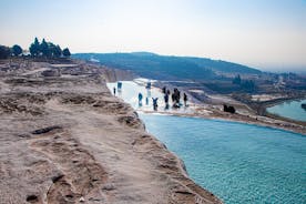 Vierailu muinaisen kaupungin Hierapoliksessa, Pamukkalessa ja Cleopatra-altaassa Marmariksesta