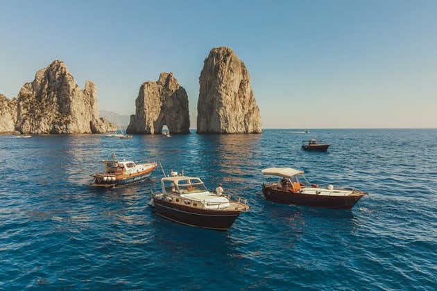 Capri Island: Privat båttur fra Sorrento eller Positano